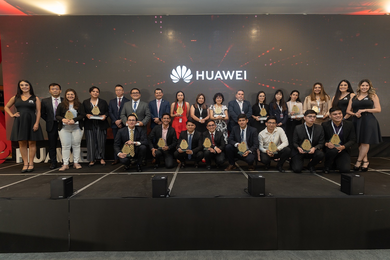 Huawei reúne a actores de gobierno, la industria y la academia para compartir sobre la transformación digital y uso de la tecnología en todos los sectores productivos del país